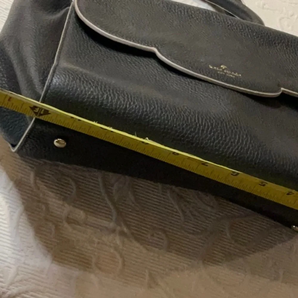 Kate Spade Black Pebbled Leather Satchel. Vintage. Crossbody Adjustable. Pockets